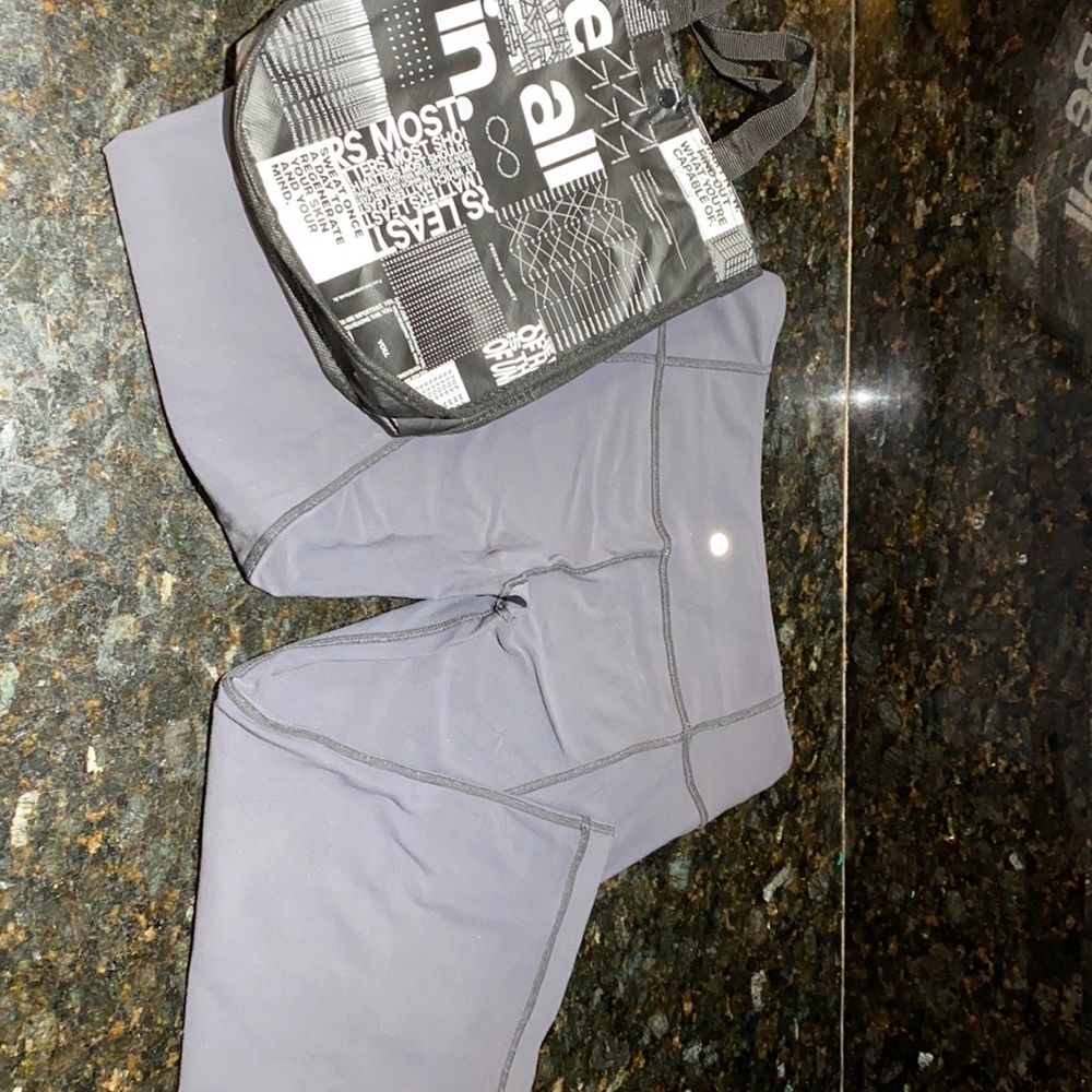 Lululemon reversible cropped leggings